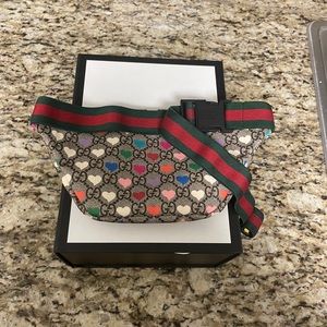 gucci heart fanny pack